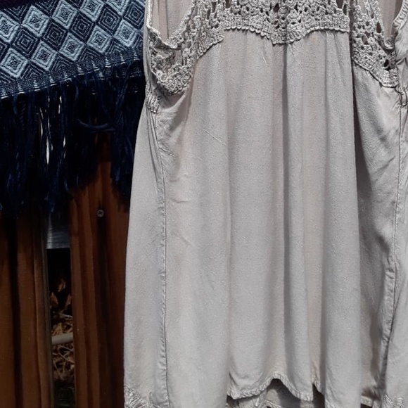 Earthbound Tan Embroidered Crochet Tank Top Size M - Picture 6 of 7